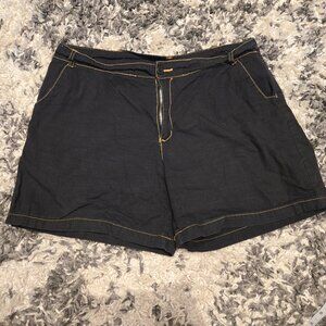 Wearever Women’s Contrast Stitch High-Rise Shorts | Size 13 | Black